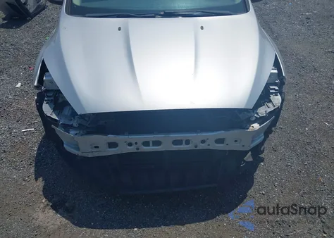 2018 Ford Focus Se z USA, uszkodzony, nr VIN 1FADP3F26JL266393